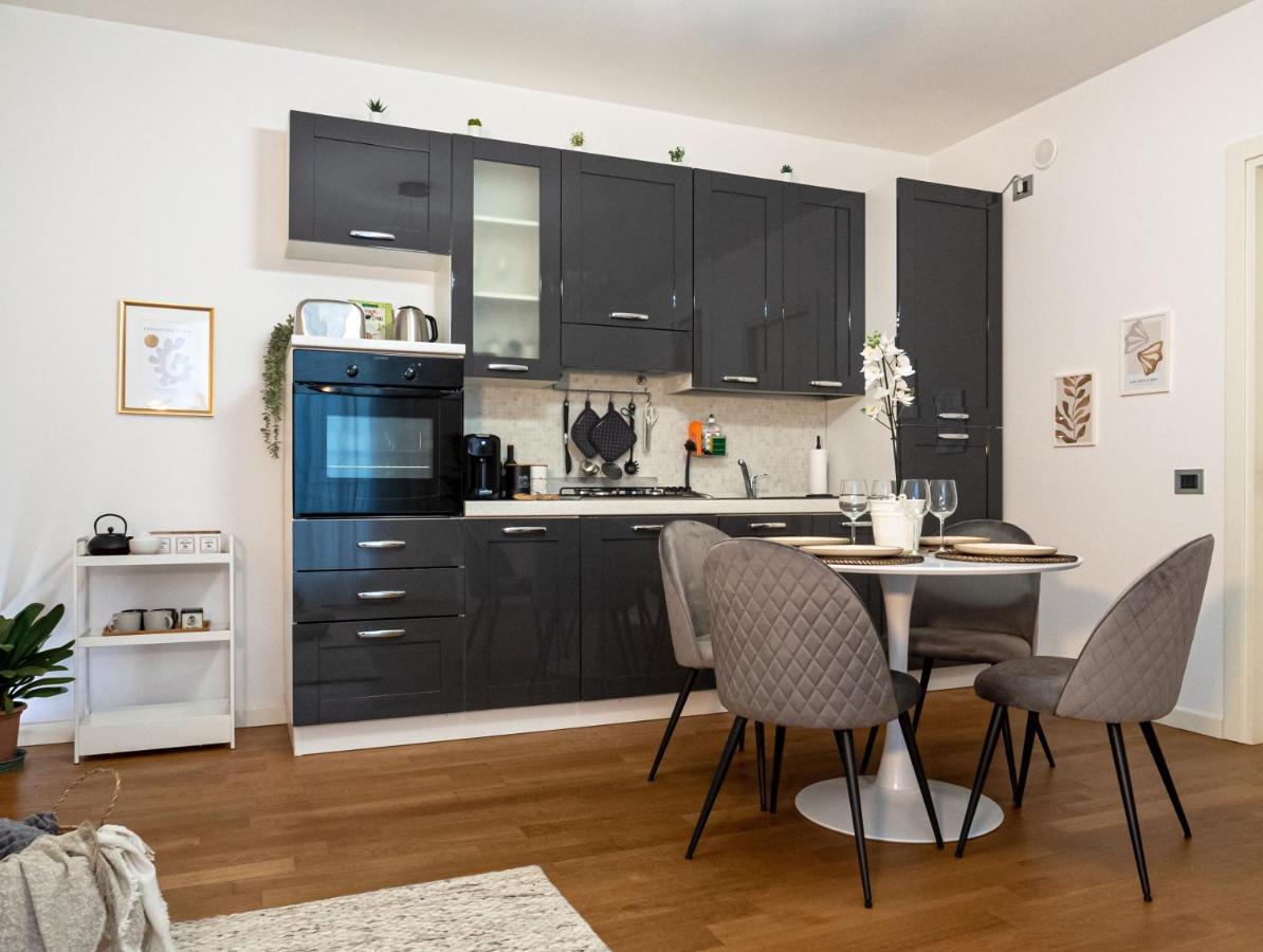 Maison Blanche: Appartamento Elegante Con Parcheggio Privato Mantua Dış mekan fotoğraf